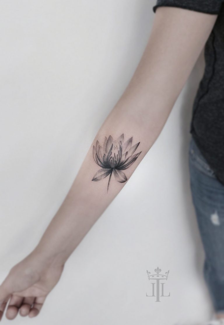 Blumen Tattoo - Tattoo Bern